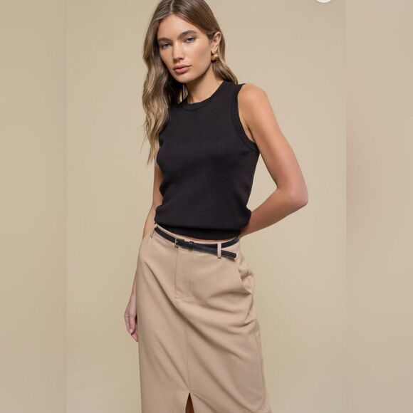 022. SLEEVELESS CREW NECK SWEATER KNIT TOP- BLACK - Picture 3 of 5